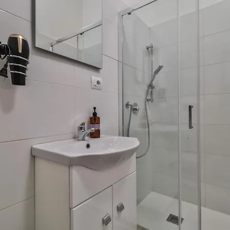 Verdi - Nel Centro Di Guest house *